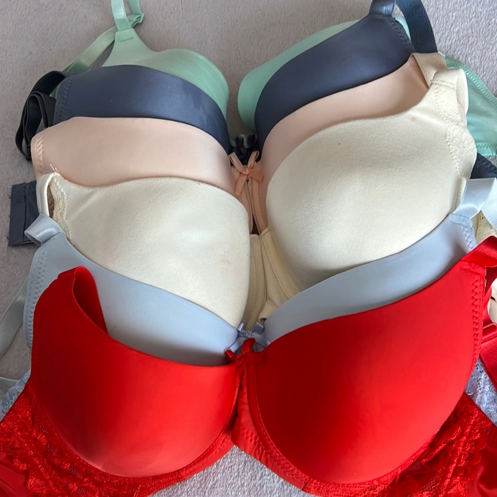 Mamia T shirt bras NEVER worn
